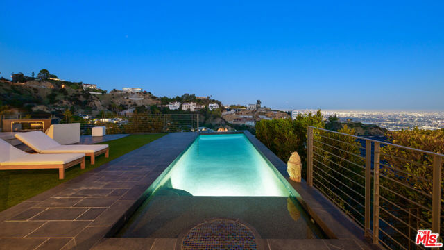 9353 Nightingale Drive, Los Angeles CA: https://media.crmls.org/mediaz/3c6e1b37-f183-418f-860b-a1c926bb252b.jpg