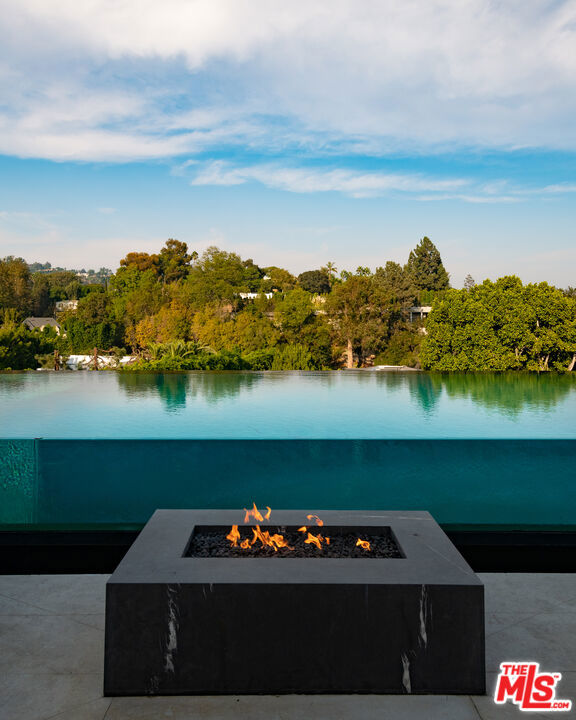 642 Perugia Way, Los Angeles CA: https://media.crmls.org/mediaz/3c6ed225-a0bf-4dba-b74f-2a32c9b33f90.jpg