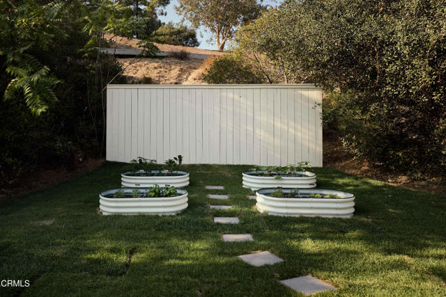 Detail Gallery Image 38 of 38 For 4781 Round Top Dr, Los Angeles,  CA 90065 - 4 Beds | 2 Baths