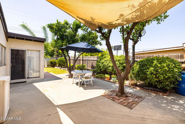 1748 Sutter Avenue, Simi Valley CA: https://media.crmls.org/mediaz/3c6f0e5f-c654-46af-9406-7cdc743021c5.jpg