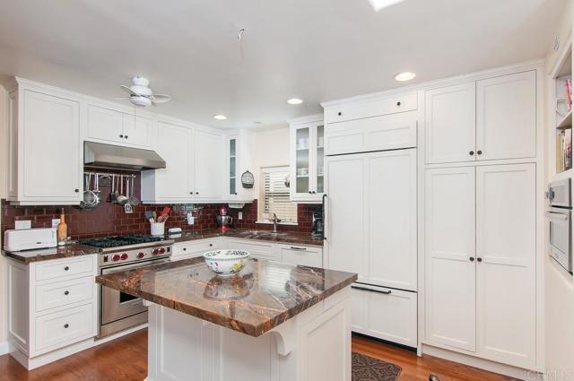 1033 Encino Row, Coronado CA: https://media.crmls.org/mediaz/3c701d71-f91f-4ed7-9608-5c478dd315d7.jpg