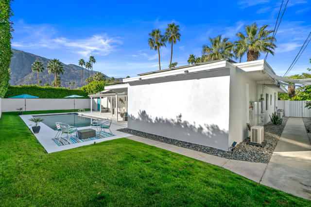1175 E San Lucas Road, Palm Springs CA: https://media.crmls.org/mediaz/3c702c98-a3b6-424c-843a-a26b2de5d0cd.jpg