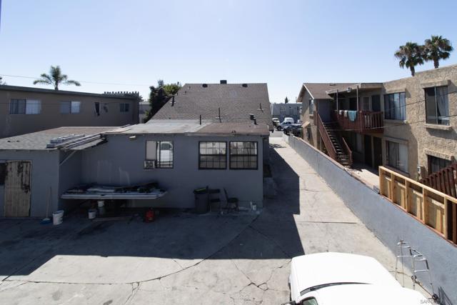 3833 39 N 42nd St, San Diego CA: https://media.crmls.org/mediaz/3c7048bb-e430-4778-93e6-0c3e9c8a975e.jpg