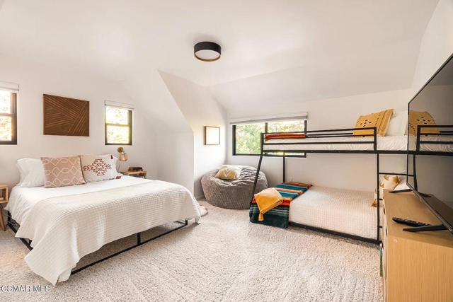 28989 Palisades Drive, Lake Arrowhead CA: https://media.crmls.org/mediaz/3c708264-3a8d-4d0e-8262-f4e9020c1781.jpg