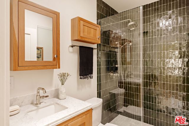 1068 Queen Anne Place, Los Angeles CA: https://media.crmls.org/mediaz/3c70f2fa-e3b4-4583-becc-7013f07da36d.jpg