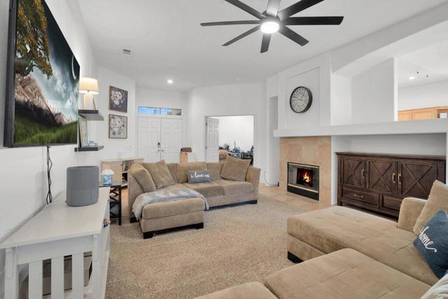 45180 Debbie Drive, La Quinta CA: https://media.crmls.org/mediaz/3c71cf1c-f8df-4759-b710-d60d88c39e39.jpg