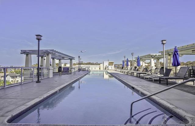 850 Beech St, San Diego CA: https://media.crmls.org/mediaz/3c72477d-57d0-4d22-a379-da06275af081.jpg