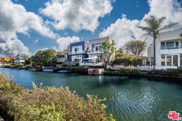224 Linnie Canal, Venice, California 90291, 0 ,Multi-Family,For Sale,Linnie Canal,0,26648521