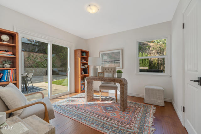 519 Paulette Place, La Canada Flintridge CA: https://media.crmls.org/mediaz/3c72d3c3-ec24-457b-a216-0d2a54babfaa.jpg