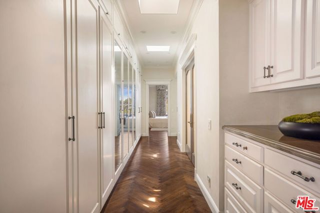5 Bed Home for Sale in Los Angeles, California