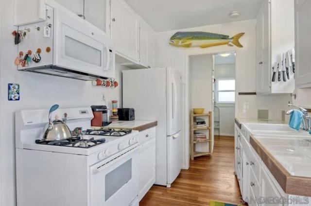 Image 11 of 25 For 422 Freeman St