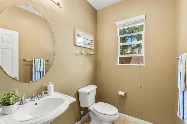2423 Wishing Star Way, Chula Vista CA: https://media.crmls.org/mediaz/3c7345e9-636e-4267-ad88-0547edcd5c7d.jpg