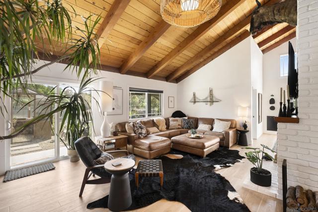 3860 Las Flores, Fallbrook CA: https://media.crmls.org/mediaz/3c739ac4-faf8-45a8-afc8-63dcfbb44c89.jpg