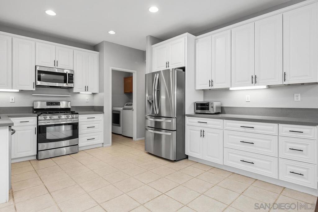 1231 Avenida Amistad - photo 14