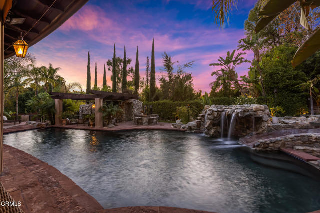 5065 Indianola Way, La Canada Flintridge CA: https://media.crmls.org/mediaz/3c744195-30a0-46a5-8051-a1ca5c561842.jpg