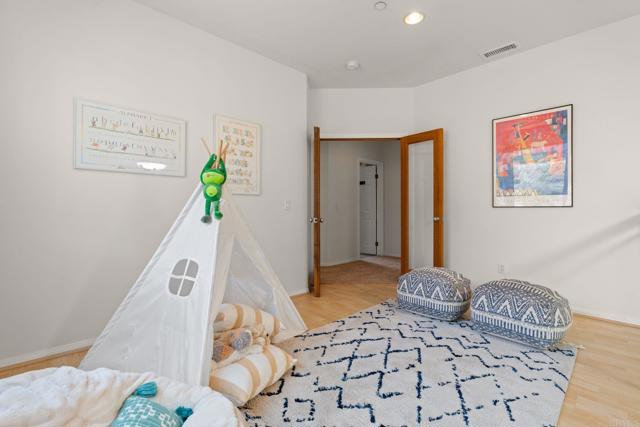 1785 Caliban Drive, Encinitas CA: https://media.crmls.org/mediaz/3c745a37-fa14-43c0-8b05-1f03b420ad2b.jpg