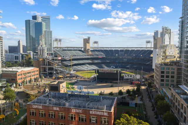 877 Island Avenue, San Diego CA: https://media.crmls.org/mediaz/3c75297a-83af-4751-bc50-0e1a275c4629.jpg