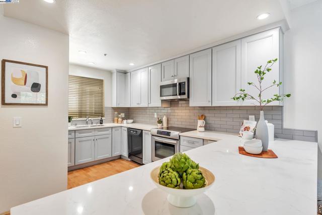929 E El Camino Real, Sunnyvale CA: https://media.crmls.org/mediaz/3c763c71-b837-4117-b900-81562e5fa7fd.jpg