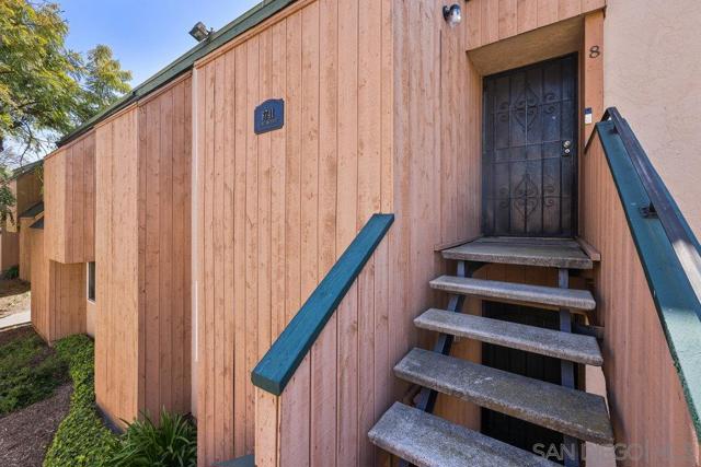 8741 Lake Murray Blvd, UNIT 8, San Diego CA: https://media.crmls.org/mediaz/3c7645f1-ce39-4e5d-802e-e8d8d3e468f7.jpg