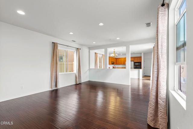 Detail Gallery Image 9 of 39 For 511 Nile River Dr, Oxnard,  CA 93036 - 4 Beds | 4 Baths