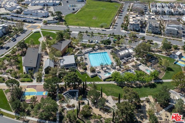 101 Stage, Irvine CA: https://media.crmls.org/mediaz/3c772c8d-3780-4861-a7ef-38cc9a81e561.jpg