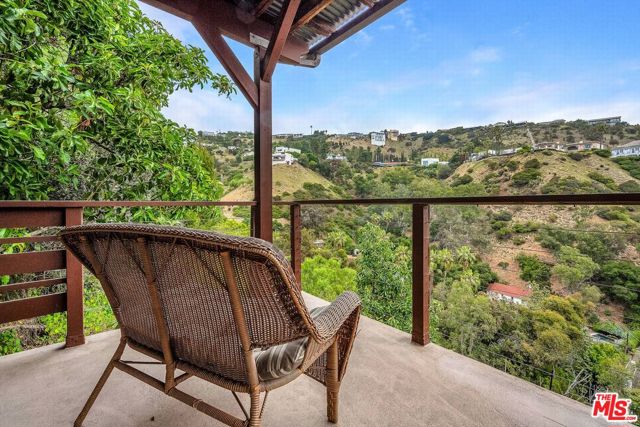 8181 Gould Avenue, Los Angeles CA: https://media.crmls.org/mediaz/3c774533-76fc-4810-b4ea-5c8748cc71d4.jpg