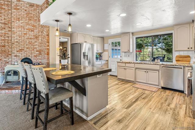24822 Pappas Rd, Ramona CA: https://media.crmls.org/mediaz/3c77a564-2239-4cec-98ed-c007aae3c8fe.jpg