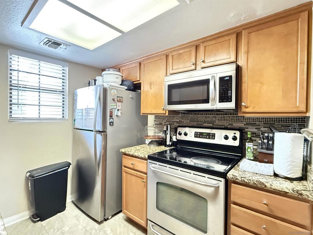 12079 Alta Carmel Court - photo 4