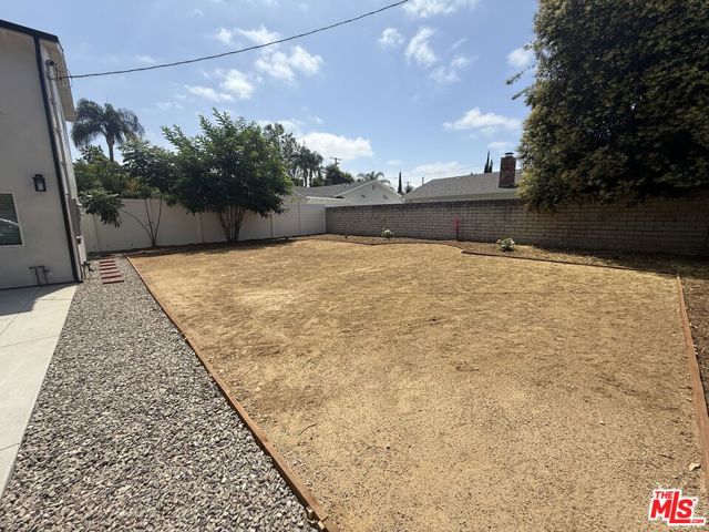 5756 Fallbrook Avenue, Woodland Hills CA: https://media.crmls.org/mediaz/3c77c155-0711-473d-8a7d-584b5dbedfe2.jpg