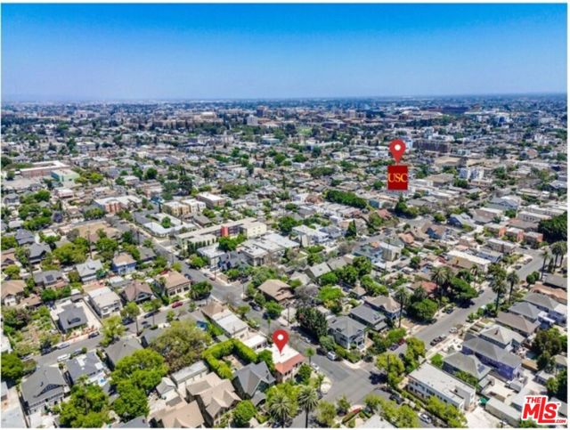 2656 Kenwood Avenue, Los Angeles CA: https://media.crmls.org/mediaz/3c7813ce-ec9d-4ca3-a2f9-c79ecef2dc84.jpg