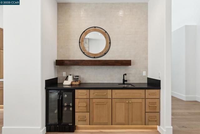 17 Julianne Ct, Walnut Creek CA: https://media.crmls.org/mediaz/3c781bf5-4a61-4c30-b9de-5cd916e88994.jpg