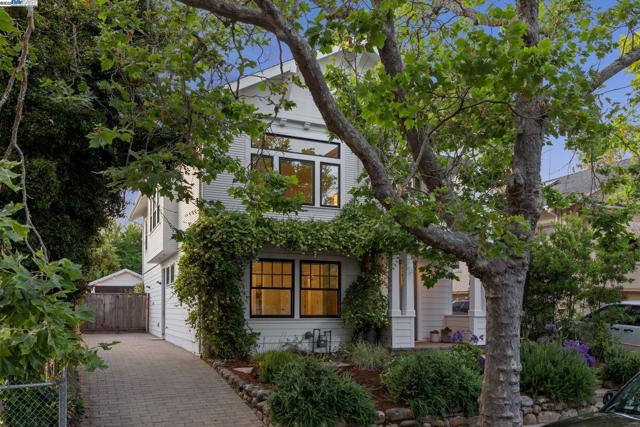 5472 KALES AVENUE, Oakland CA: https://media.crmls.org/mediaz/3c7868f8-0e43-47da-92bd-43725a09fd9a.jpg