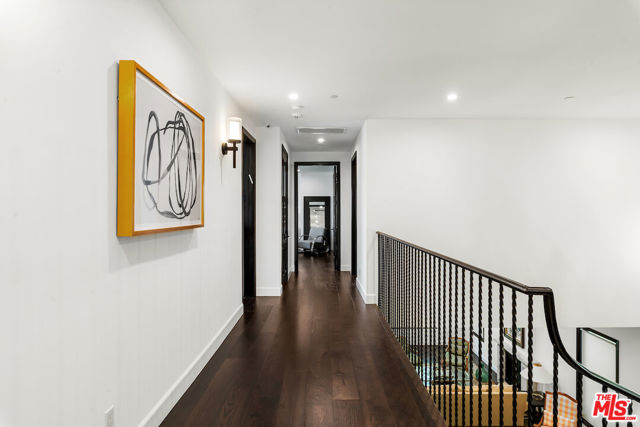 356 S Clark Drive, Beverly Hills CA: https://media.crmls.org/mediaz/3c792660-2a9a-4650-801a-17b7538d5008.jpg