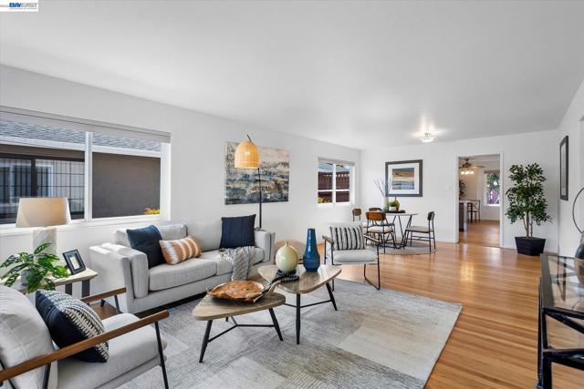 Image 5 of 46 For 831 Casanova Dr