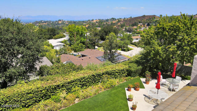 22485 Paul Revere Drive, Calabasas CA: https://media.crmls.org/mediaz/3c7a9bf4-4af8-45bf-98d9-e849b3c32463.jpg
