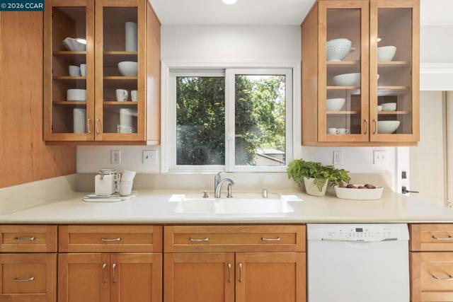 Image 9 of 31 For 2050 Blackwood Dr