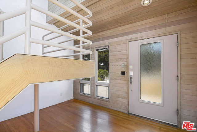 3580 Mountain View Avenue, Los Angeles CA: https://media.crmls.org/mediaz/3c7aa0a6-479b-4871-8993-cf23a8e2cbac.jpg