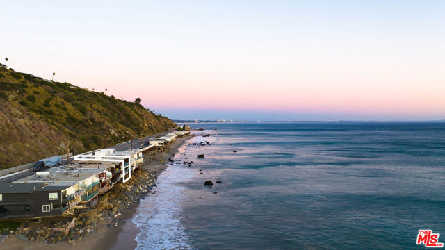 Image 15 of 60 For 20448 Pacific Coast Highway