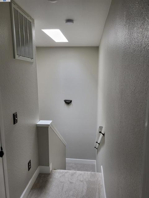 665 Palomino Dr, Pleasanton CA: https://media.crmls.org/mediaz/3c7aeb8c-0cc3-4f85-bed3-4c8c2a02f03b.jpg