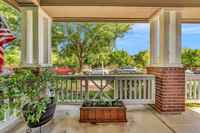 160 Sarafina Way, Gilroy CA: https://media.crmls.org/mediaz/3c7b4a95-03f5-4a60-ba6e-fcc8fb31b5ea.jpg