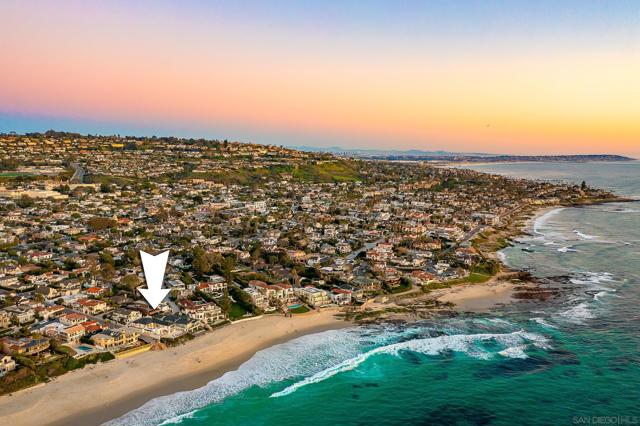 303 Sea Lane, La Jolla CA: https://media.crmls.org/mediaz/3c7bad0f-d40f-4d94-a658-795c041d57f3.jpg