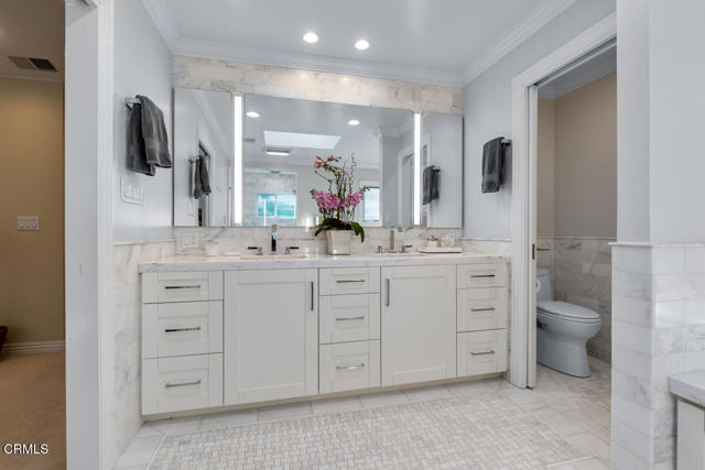 5109 Redwillow Lane, La Canada Flintridge CA: https://media.crmls.org/mediaz/3c7bf259-6e57-4884-81ce-3d99207f8fdd.jpg