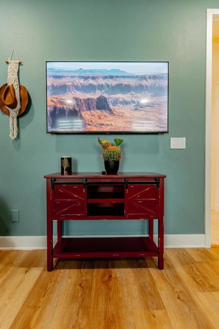43295 Passagio Lago Way, Indio CA: https://media.crmls.org/mediaz/3c7c1ba1-77cf-43b0-a717-bdecd44dfe52.jpg