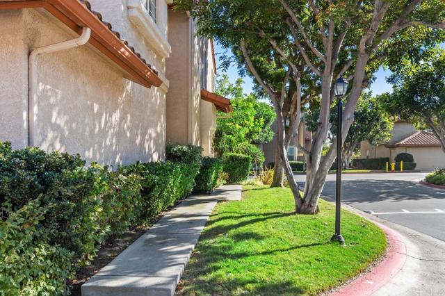 Detail Gallery Image 11 of 46 For 3810 Creststone Place, San Diego,  CA 92130 - 3 Beds | 2/1 Baths