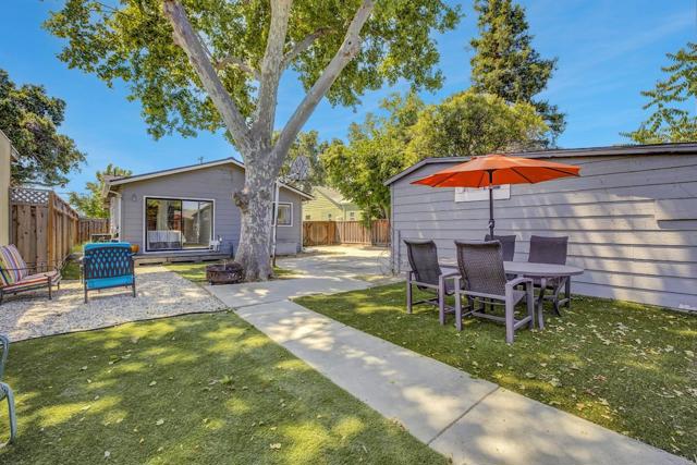 111 E Hedding Street, San Jose CA: https://media.crmls.org/mediaz/3c7c94f1-fe36-4f02-865c-8a70c56d4162.jpg