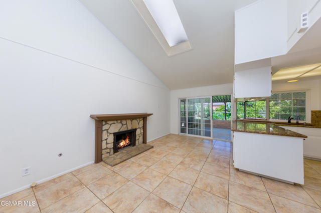 29451 Trailway Lane, Agoura Hills CA: https://media.crmls.org/mediaz/3c7d5677-2d78-4f4c-a357-b6deff09d92d.jpg