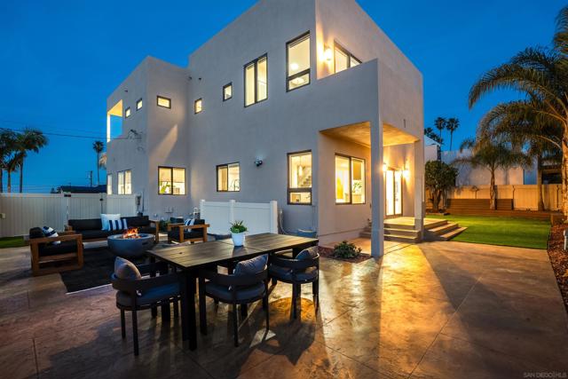 Image 35 of 75 For 4593 Coronado Ave