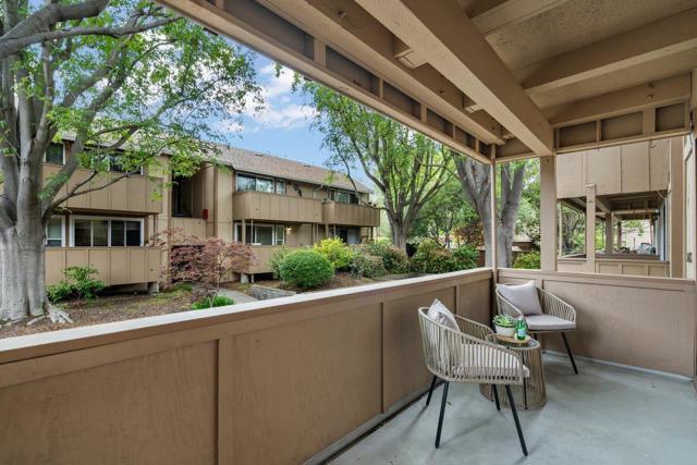 2466 W Bayshore Road, Palo Alto CA: https://media.crmls.org/mediaz/3c7e7d3d-2675-4026-8ef3-d2e8d3a7f7b0.jpg