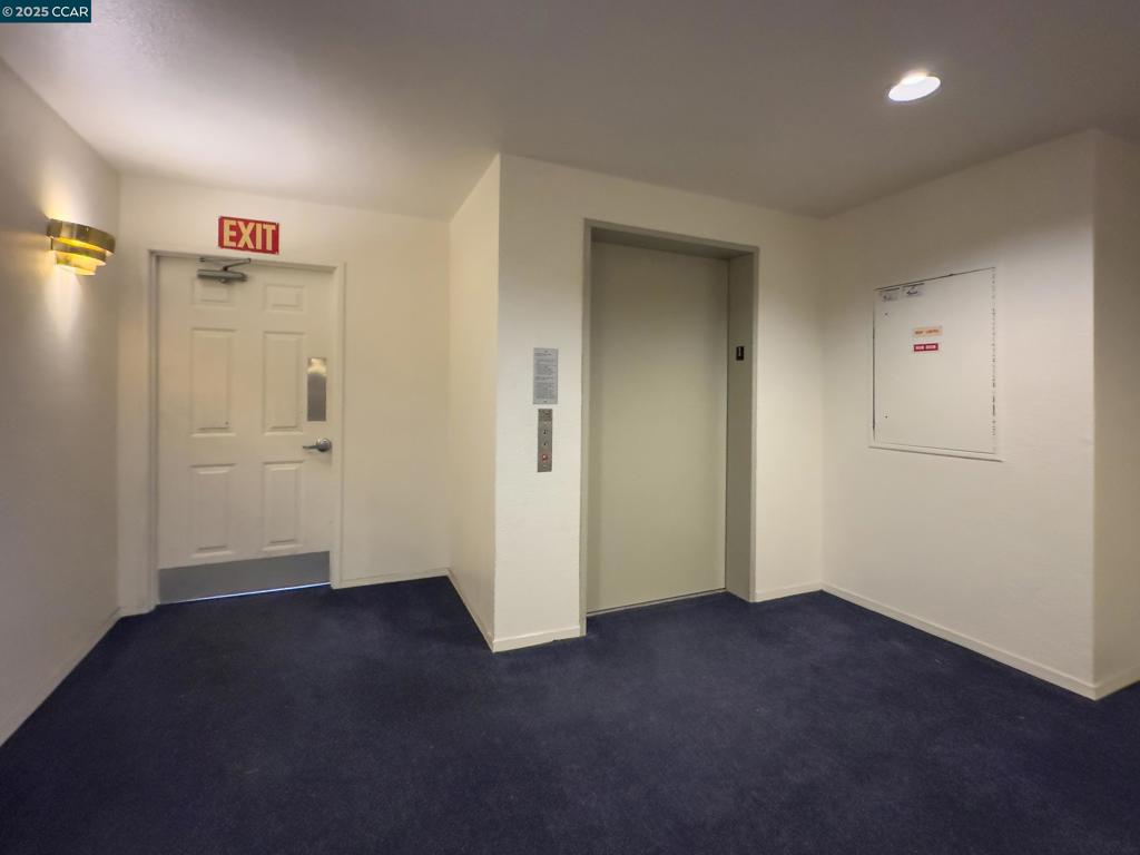 https://media.crmls.org/mediaz/3c7ee386-8b86-40fb-8ed3-b0de3441aa08.jpg?preset=X-Large