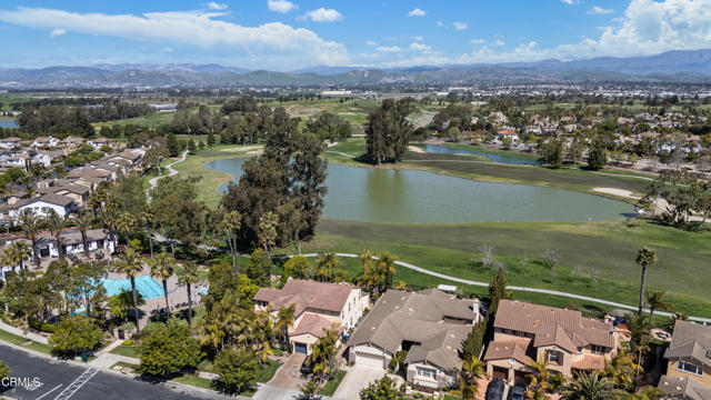 2012 Keltic Lodge Drive, Oxnard CA: https://media.crmls.org/mediaz/3c7f8f59-06b4-467e-afd6-9c46f884d9f9.jpg